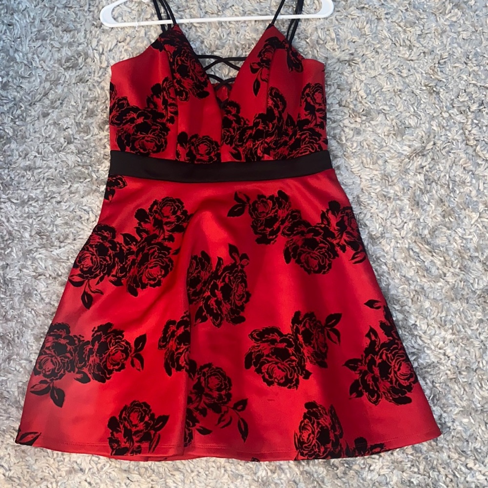 Beautiful evening dress!